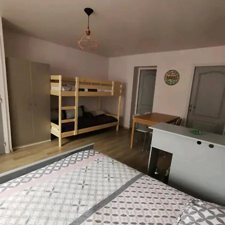 Dans Maison Individuelle - Proche Du Chemin De Stevenson Ubytování v soukromí