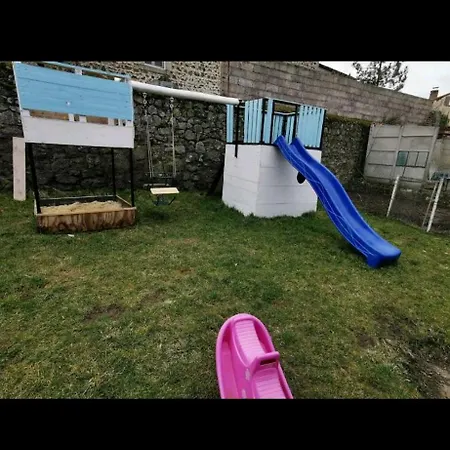 Dans Maison Individuelle - Proche Du Chemin De Stevenson