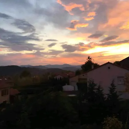 Dans Maison Individuelle - Proche Du Chemin De Stevenson *